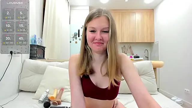 Freechat lyeva_lover_ on StripChat