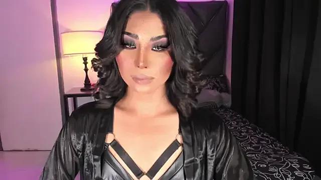 MaxxineMorenaTs on StripChat 