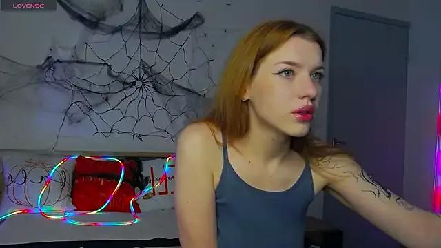 MeganNewCat — boobs and hard hipples play