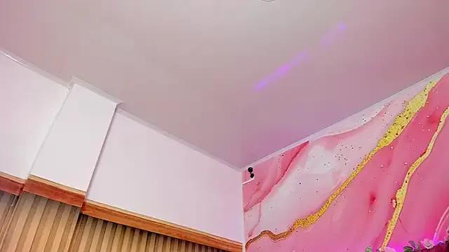 melody_paris on StripChat