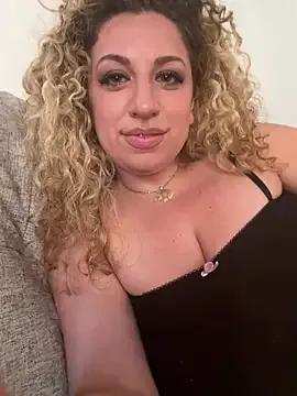 miamellycious on StripChat 