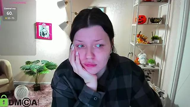 Michele_Greenn — Eyes contact+suck finger