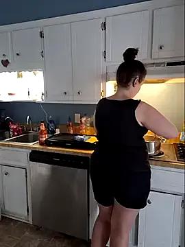 Freechat MilfyMrsRobinson on StripChat