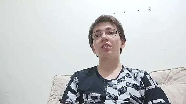 Freechat minikkdunyam on StripChat