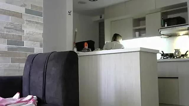 MommyMiaWs on StripChat 