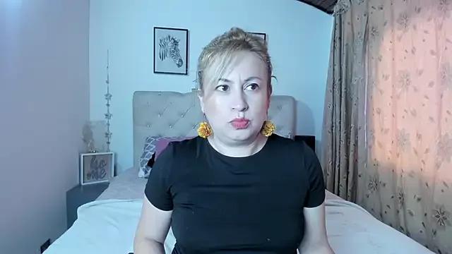 Freechat MonyCassius on StripChat