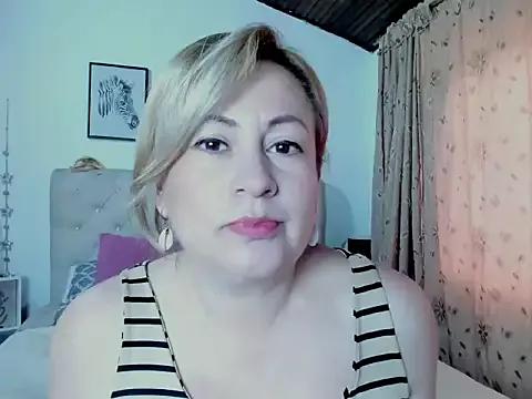 Freechat MonyCassius on StripChat