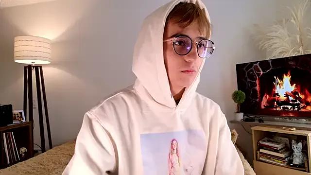 StripChat Mr_evan1 is Freechat Mr_evan1 — take off tshirt