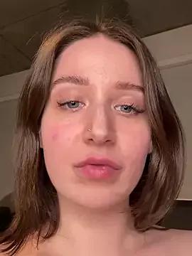 nerdynina on StripChat