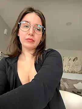 nerdynina on StripChat