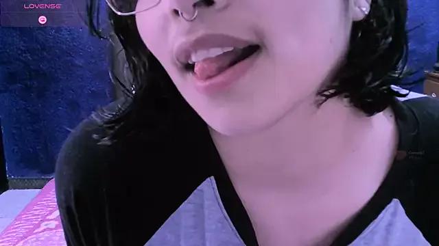 NinaYellow — Show bush