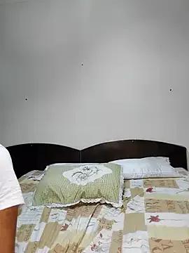 Nisreenn on StripChat