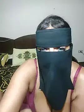 Nisreenn on StripChat