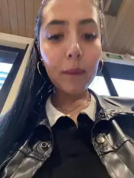 Freechat oh_nina on StripChat