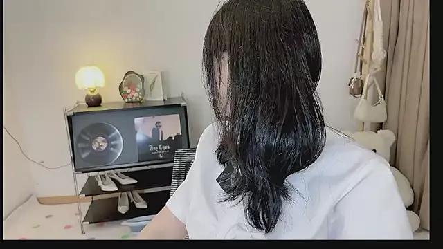 Freechat Onechestnut on StripChat