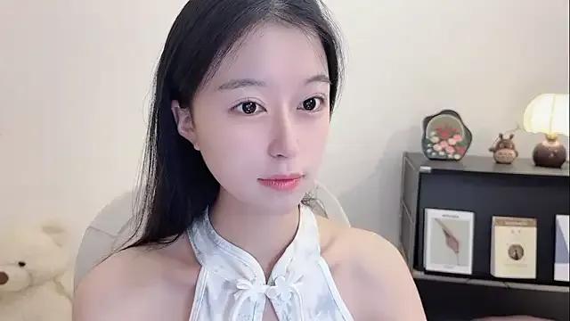 Freechat Onechestnut on StripChat