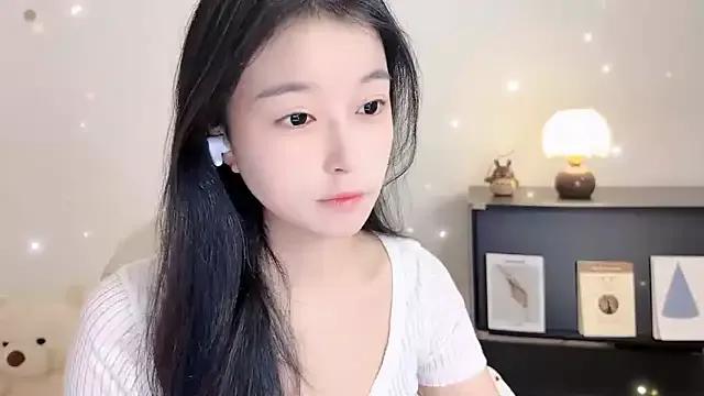 Freechat Onechestnut on StripChat