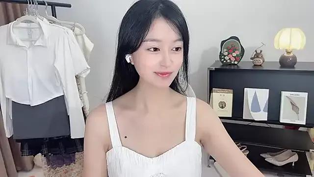 Freechat Onechestnut on StripChat