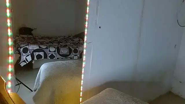 Freechat Rebecadiaz13 on StripChat