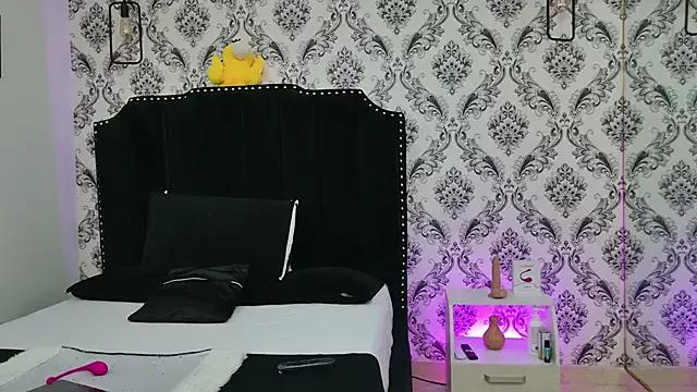 Freechat SaaraBrown on StripChat