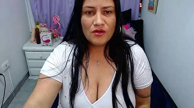 Freechat salomexlove_20 on StripChat