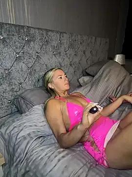 sammie-99 on StripChat 