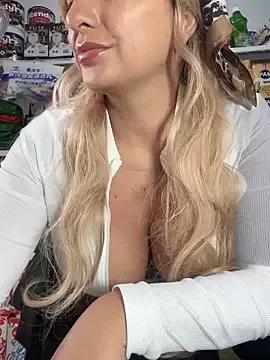 Freechat sammyqueenx21 on StripChat