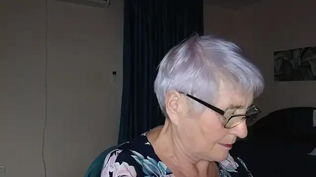 Sandra_Snowflake — oil show