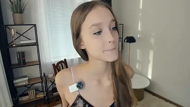 Freechat SerrenaAa on StripChat