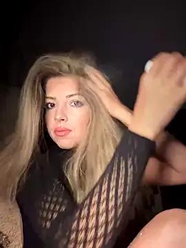 SoniaDeviis on StripChat