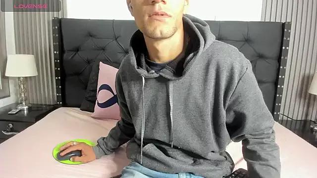 Freechat stefany_pablo1 on StripChat