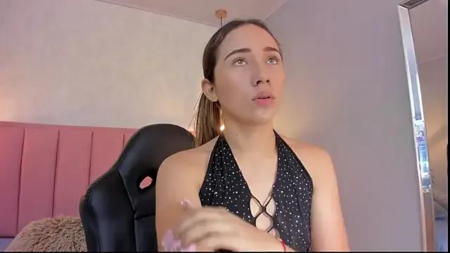 Freechat SUNNYCYRUS on StripChat