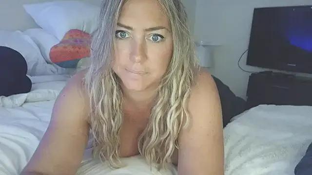 sunshinekisses on StripChat 