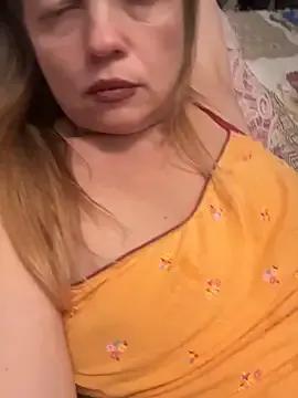 Suzanele — HI :flirt: Sqeese my bare boobs!