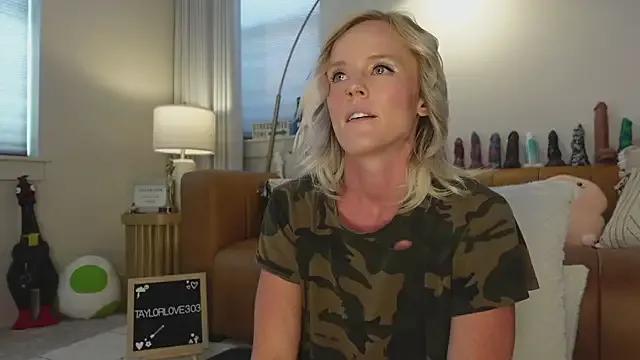 Freechat Taylorlove303 on StripChat