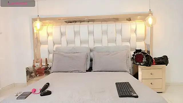 Tiifany_Baker on StripChat 