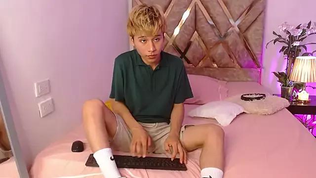 Tommyfoxboy on StripChat 