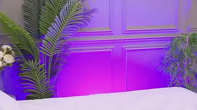 Freechat TrishaWinslet on StripChat