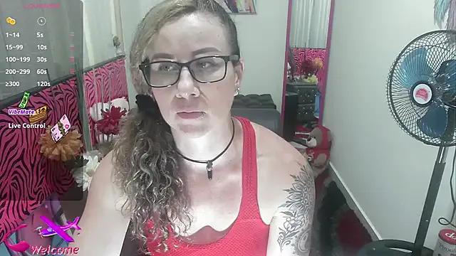 ViickySexy on StripChat 