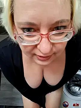 Freechat VikaKing on StripChat