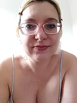 Freechat VikaKing on StripChat