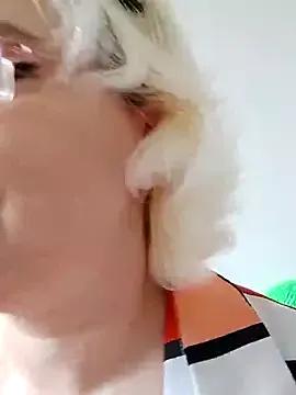 Freechat VikaKing on StripChat