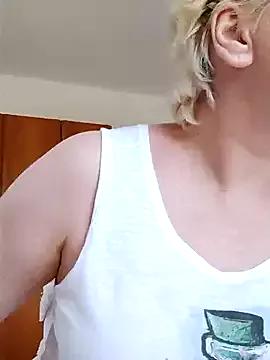 Freechat VikaKing on StripChat