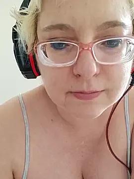 Freechat VikaKing on StripChat