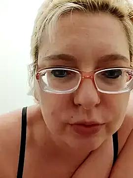 Freechat VikaKing on StripChat