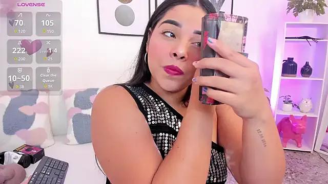 Freechat yunna7 on StripChat