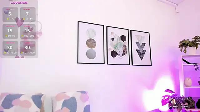 Freechat yunna7 on StripChat