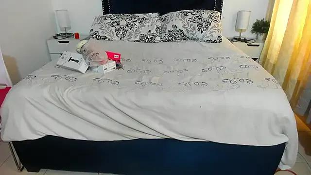 Freechat ZulyMichels on StripChat